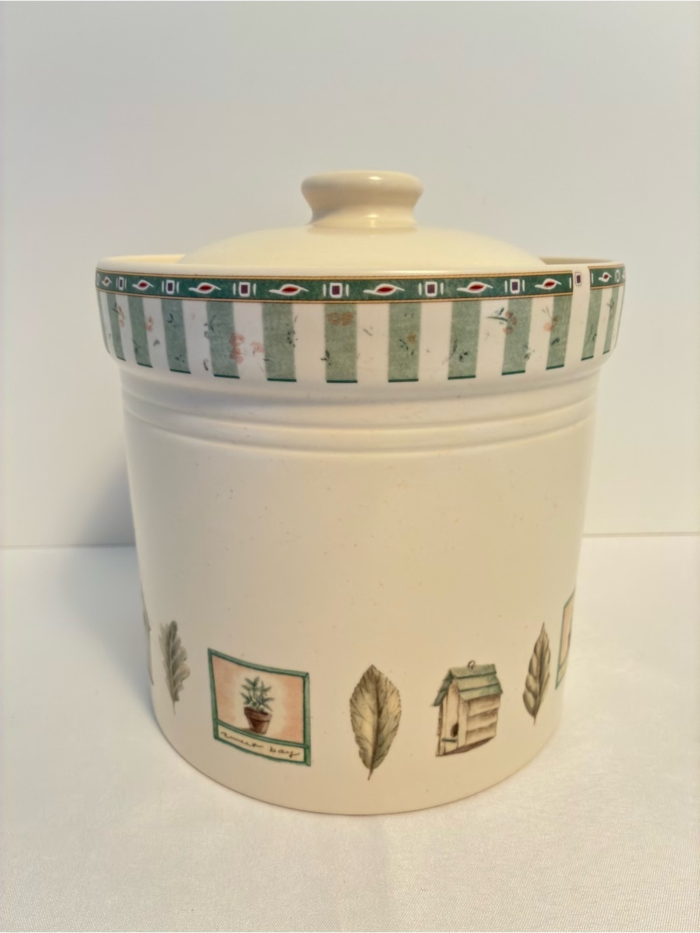 Pfaltzgraff Naturewood #501 Large Stoneware Canister With Lid